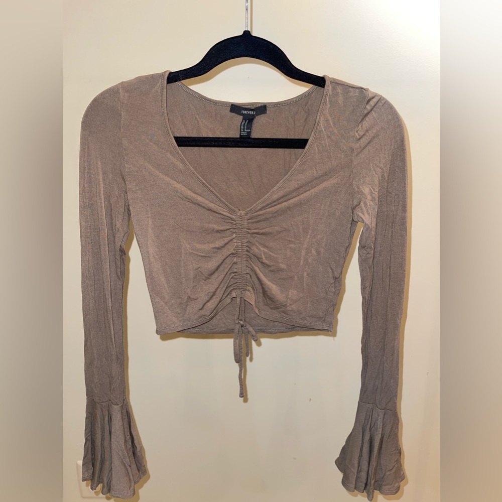 Forever 21 cropped long sleeve w/bell sleeves. Olive green. Size medium